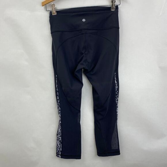 Lululemon Mix & Mesh Crop 21" Size 6 - Picture 3 of 4
